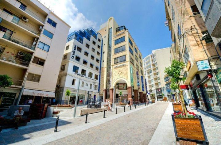 Luxe Apartment With Valletta And Harbour Views Sliema Eksteriør billede