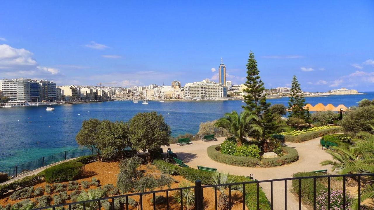 Luxe Apartment With Valletta And Harbour Views Sliema Eksteriør billede