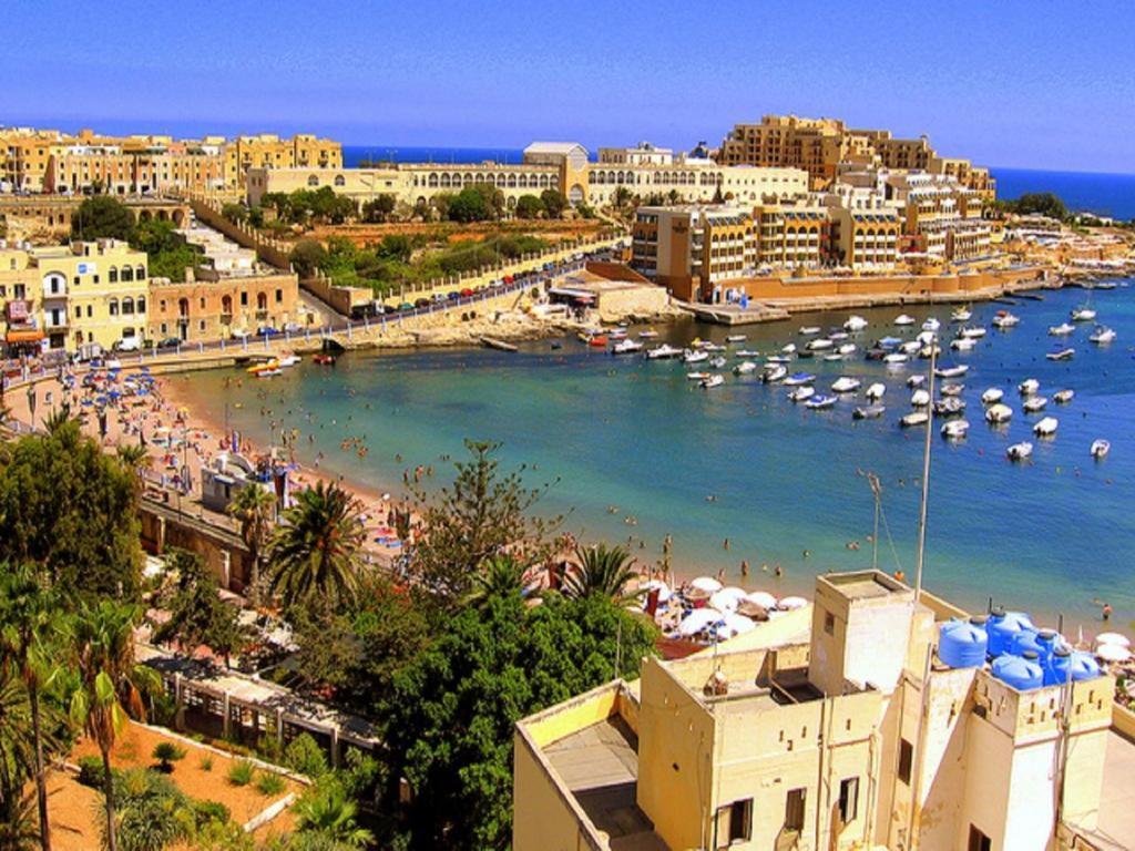 Luxe Apartment With Valletta And Harbour Views Sliema Eksteriør billede