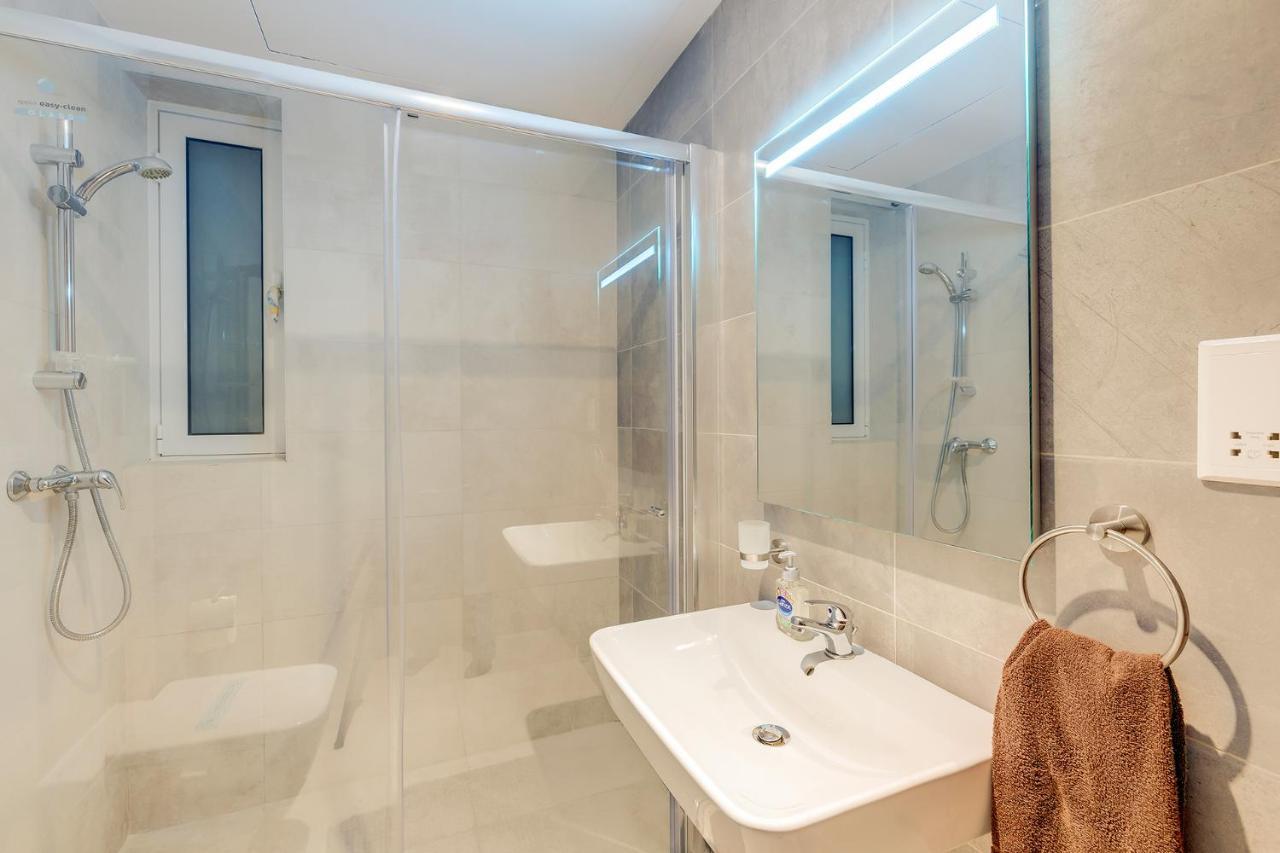 Luxe Apartment With Valletta And Harbour Views Sliema Eksteriør billede