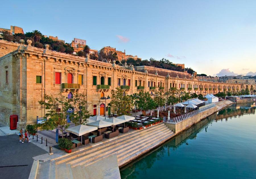Luxe Apartment With Valletta And Harbour Views Sliema Eksteriør billede
