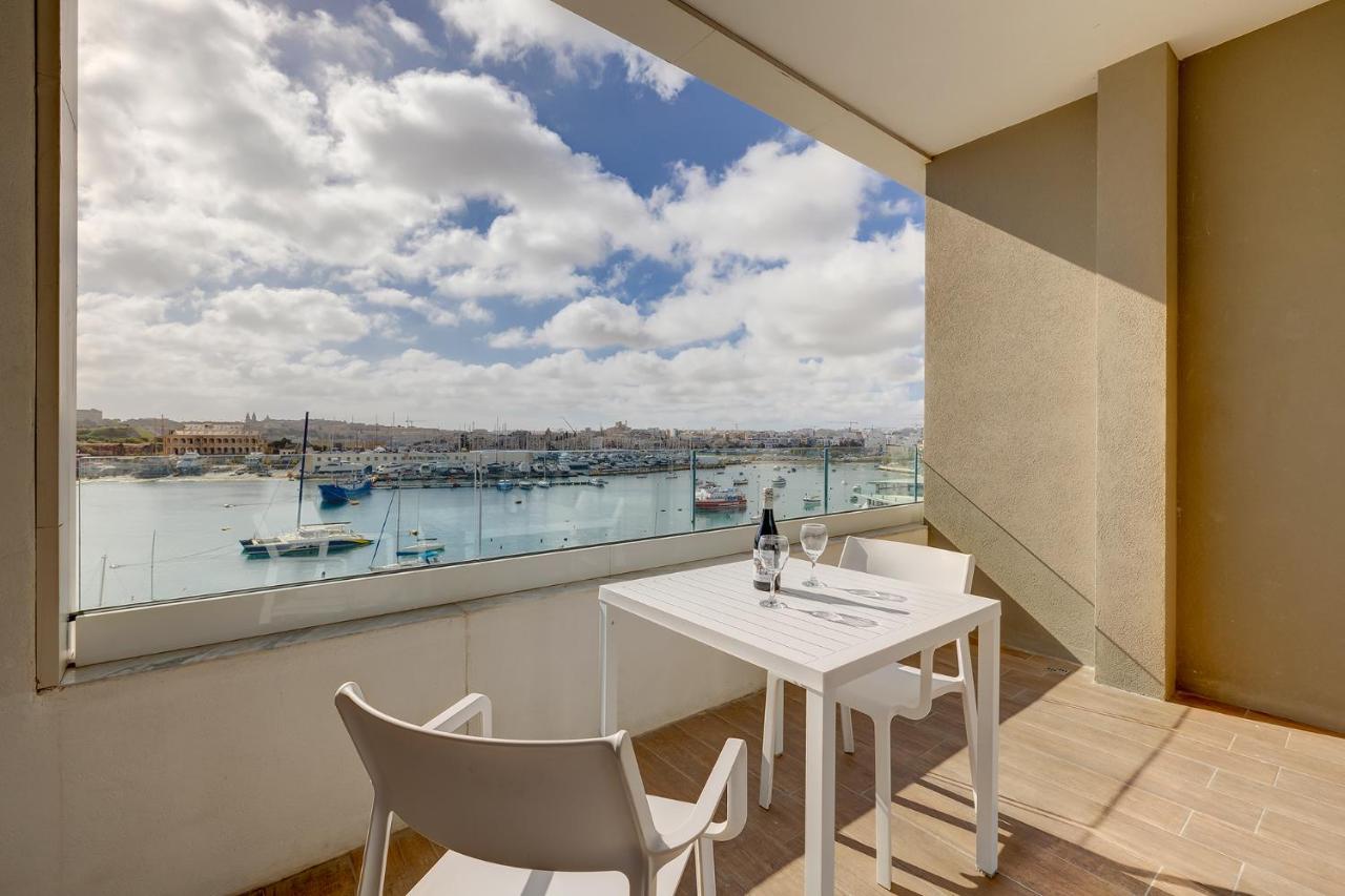 Luxe Apartment With Valletta And Harbour Views Sliema Eksteriør billede